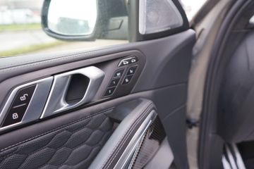 Fahrzeugabbildung BMW X6 M Competition B&W*Pano Sky*Carbon Paket*