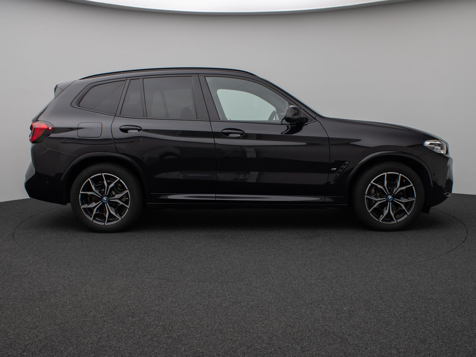 Fahrzeugabbildung BMW X3 xD30e M Sport 360° DAB HiFi AHK Leder 19Zoll