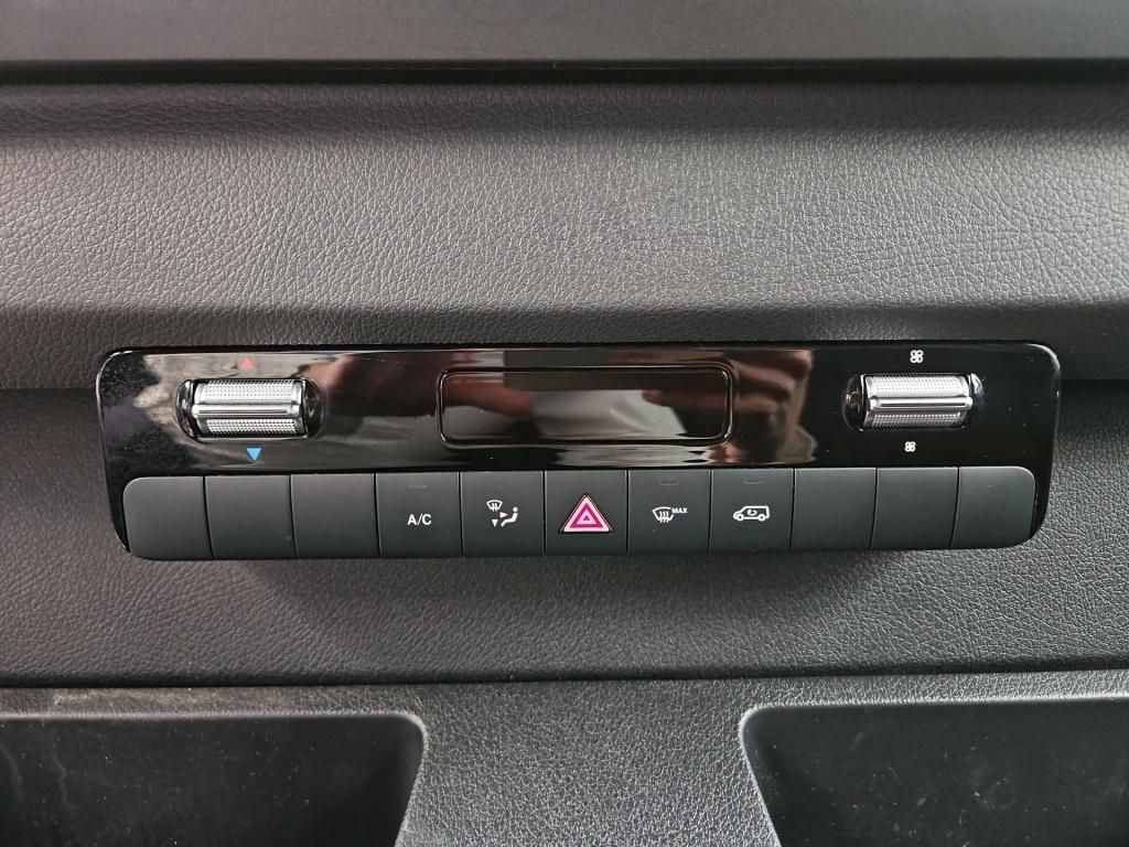 Fahrzeugabbildung Mercedes-Benz eSprinter 312 Kasten L2H2 Klima RFK Sitzhzg Holz