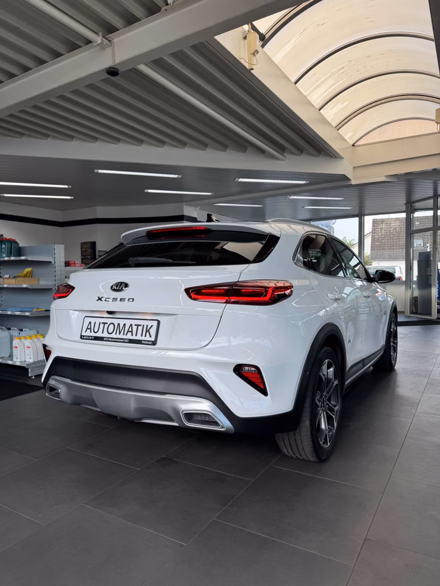 Kia XCeed 1.6 TGDI Platinum Edition *DSG*Pano*AHK*