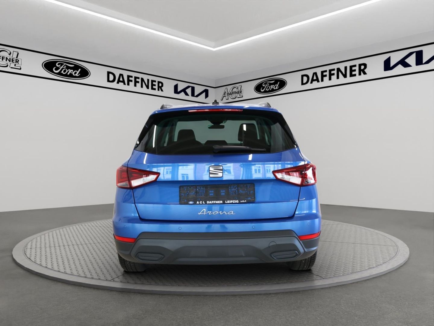 Fahrzeugabbildung SEAT Arona Road Edition Navi Tempomat SHZ PDC LED