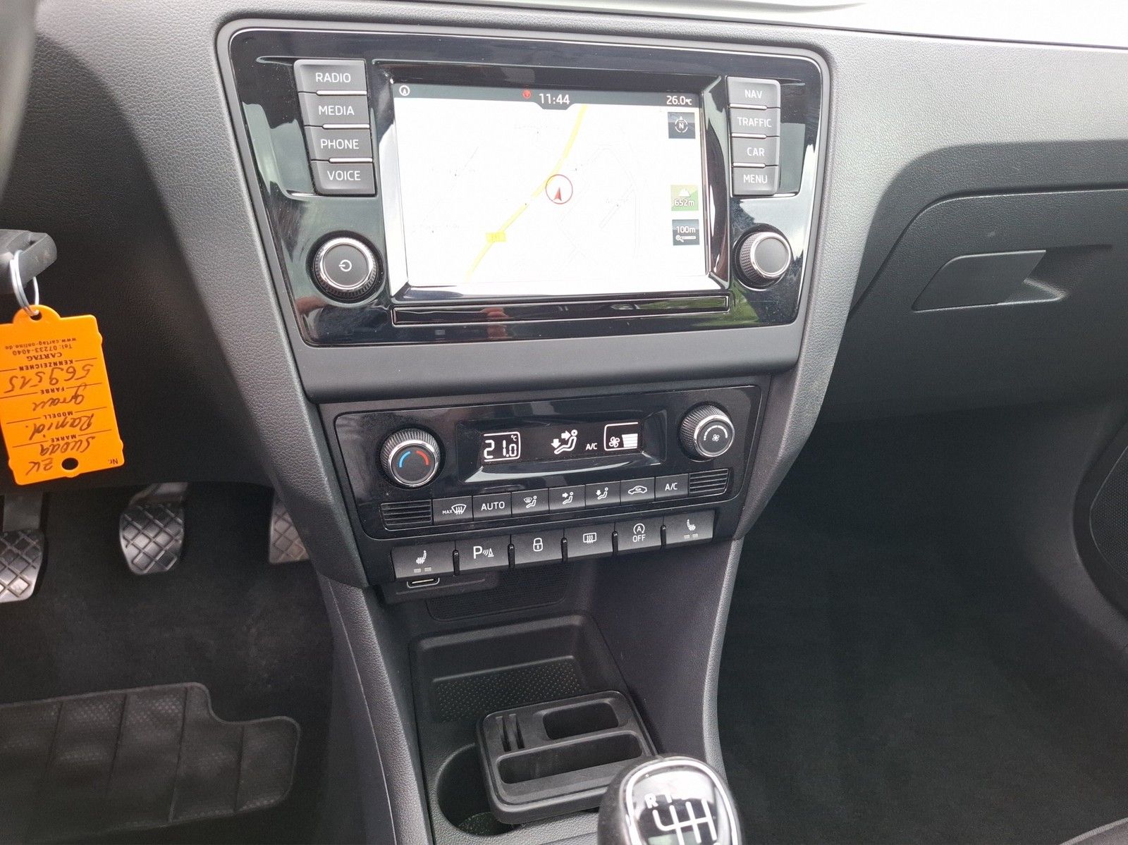 SKODA Rapid Spaceback 1.0 TSI Scout KLIMA / NAVI / PAN - Image 13