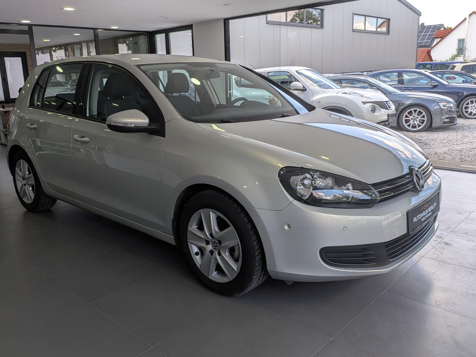 Volkswagen Golf Comfortline +KLIMAANLAGE+PARK ASS.+AHK+PDC+