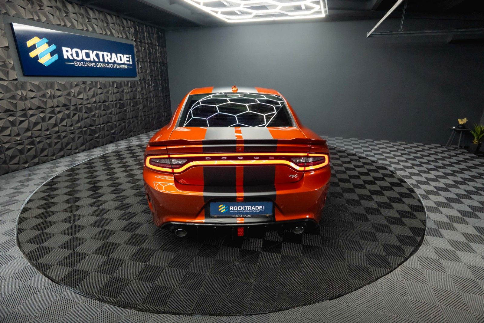 Fahrzeugabbildung Dodge Charger 5.7 V8 HEMI R/T Night-Paket Performance