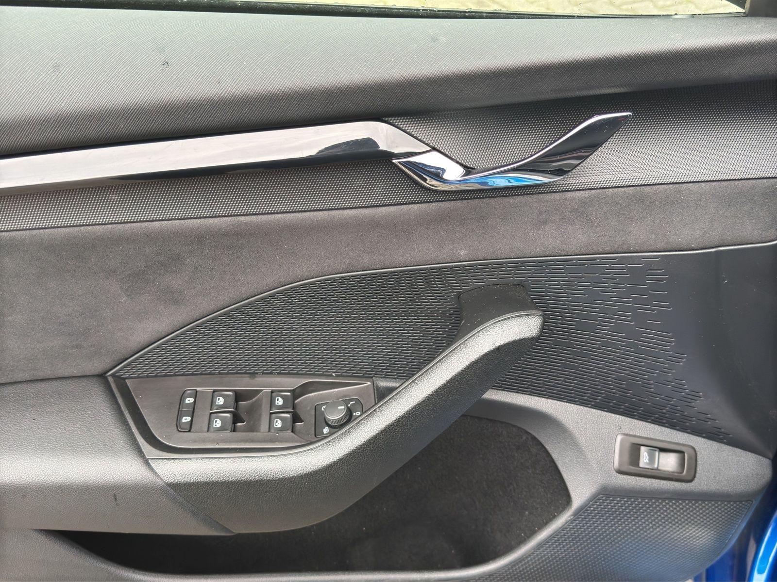 Skoda Octavia Combi 2.0 TDI RS MATRIX HuD AHK KAMERA