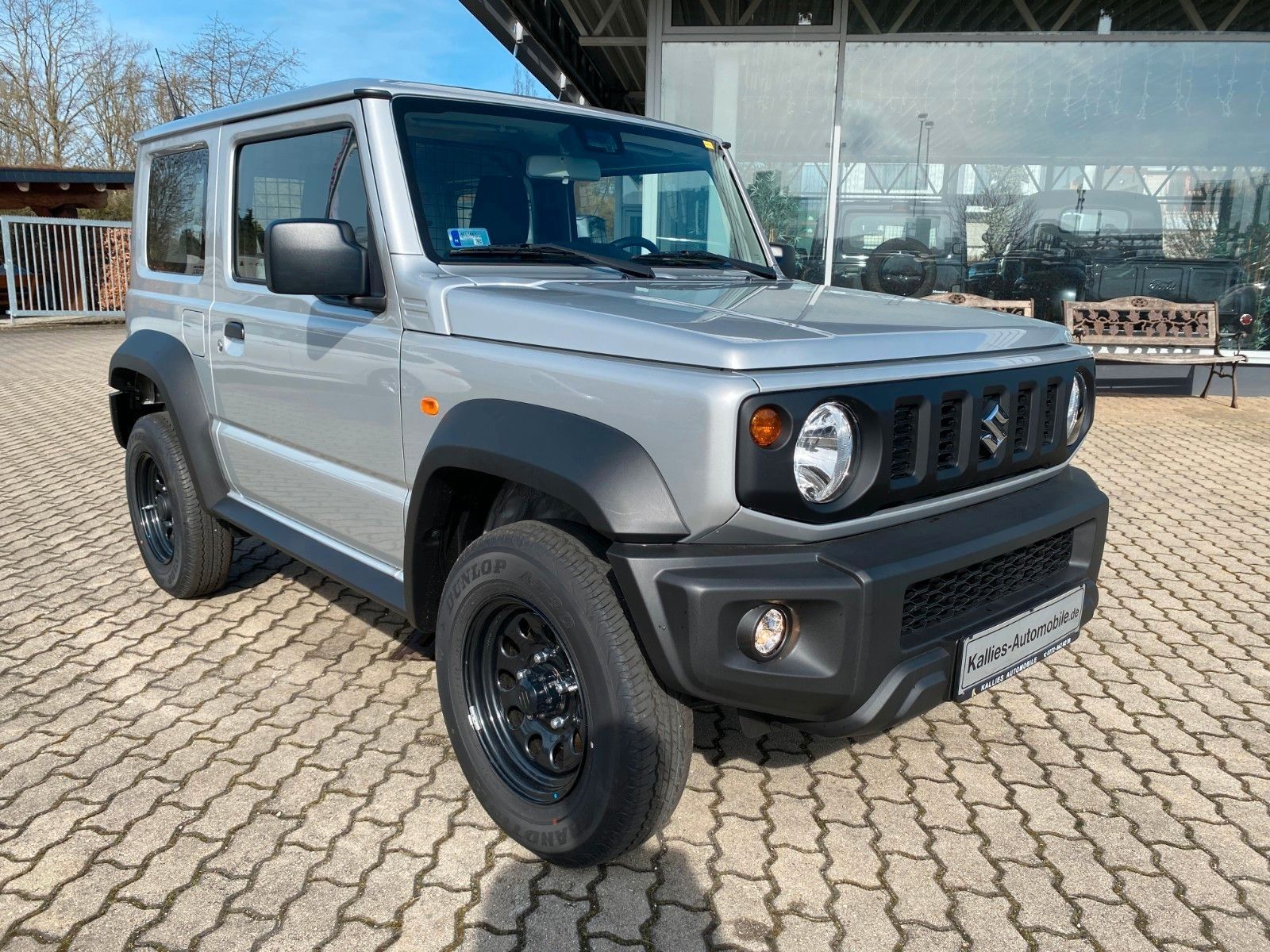 Fahrzeugabbildung Suzuki Jimny 1.5 4WD Allgrip KLIMA+SHZ+TEMPOM.+AHK