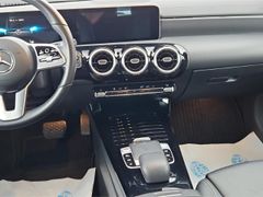 MERCEDES-BENZ CLA 200 Shooting Brake Navi Digitales Cockpit LE
