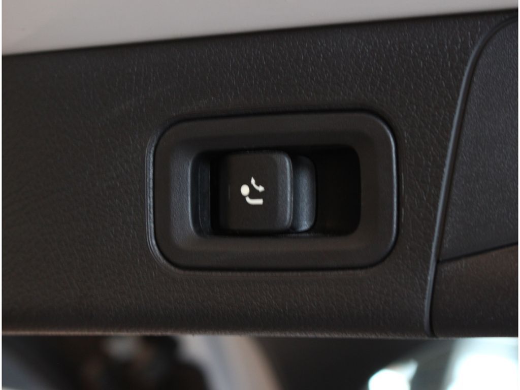 Fahrzeugabbildung Mercedes-Benz B 220 Progressive 4Matic 2.Hand*AHK*Pano*LED*TOP