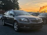 Toyota Avensis Kombi 2.2 D-CAT Travel - Toyota Avensis aus 2008 mit Diesel-Antrieb