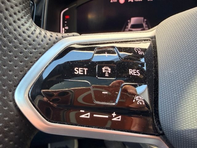 Fahrzeugabbildung Volkswagen T-Roc 2.0 TSI R-Line 4Motion DSG*Leder