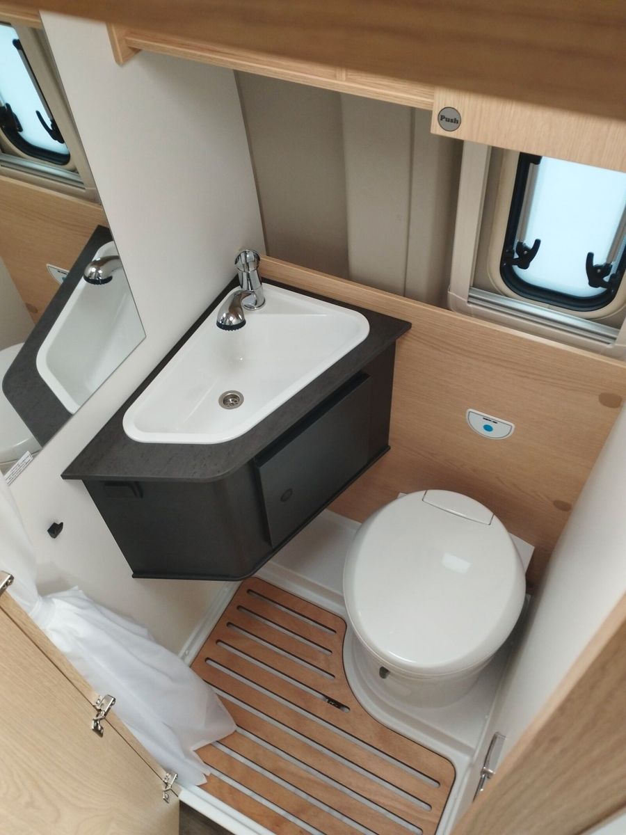 Fahrzeugabbildung Sunlight Adventure Cliff 602 Automatik, Dörr Edition, LTE