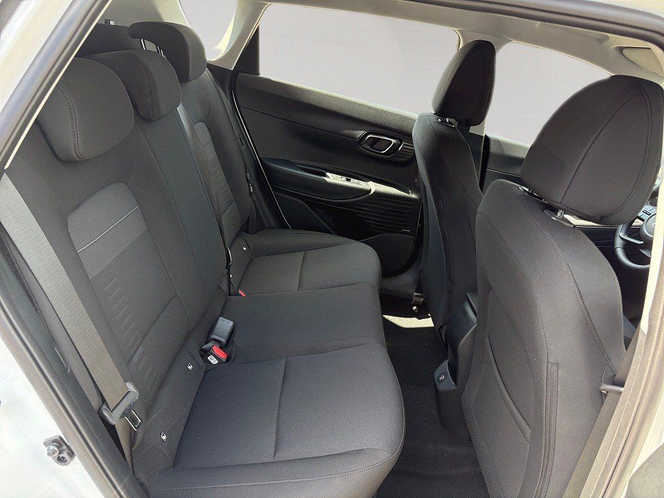 Fahrzeugabbildung Hyundai BAYON 1.0T 100PS DCT Trend Bose Komfort