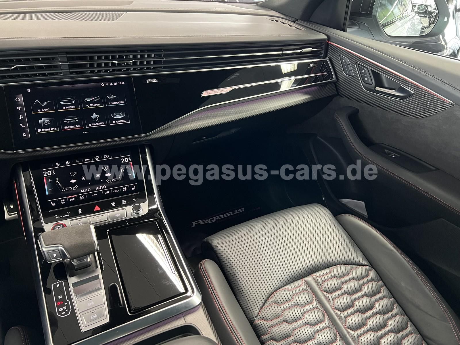 AUDI RSQ8 - 19