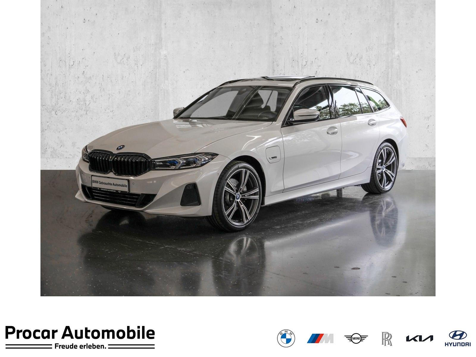 BMW 330e Aut Nav LED Pano Drive+Park HiFi 19"