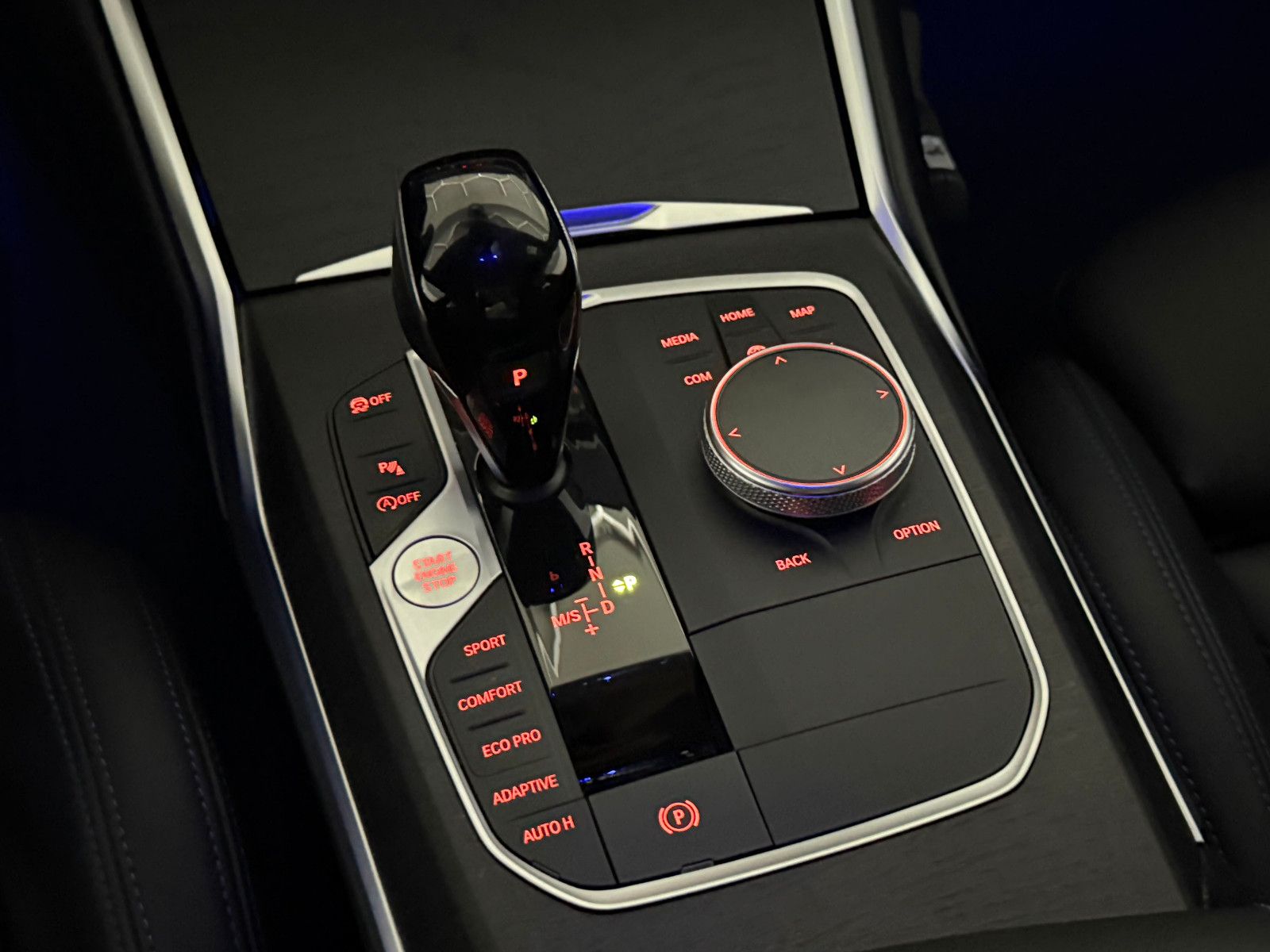 Fahrzeugabbildung BMW 330 i M SPORT/Hi-FI/VRTL COCKPIT/LASER/19% MwSt.