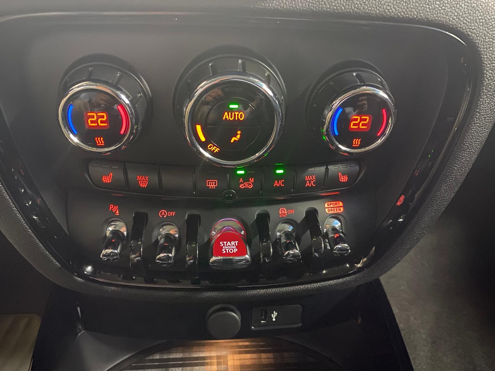 MINI Cooper 1.5 12V Cooper KLIMA+NAVI+SITZHEIZ+ALU+LE