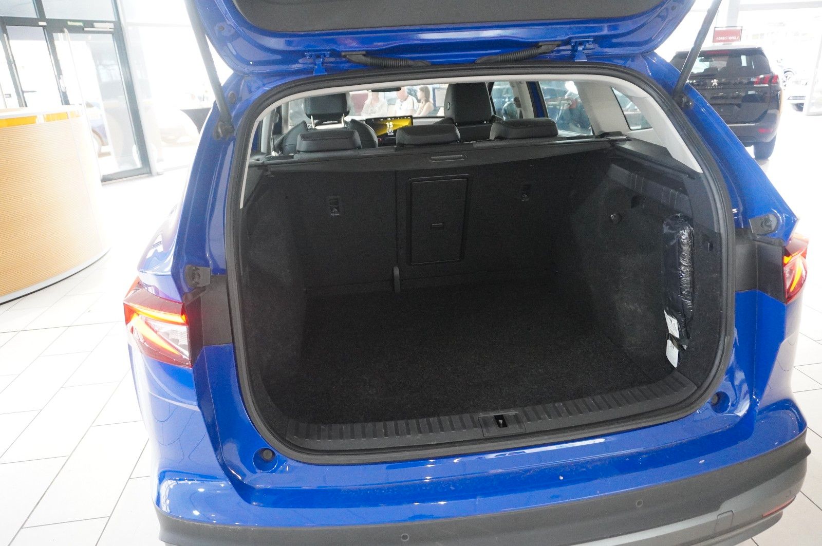 Fahrzeugabbildung SKODA Enyaq 50 IV LOFT NAVI/LED/SHZ/VIRTU./PDC/DAB+