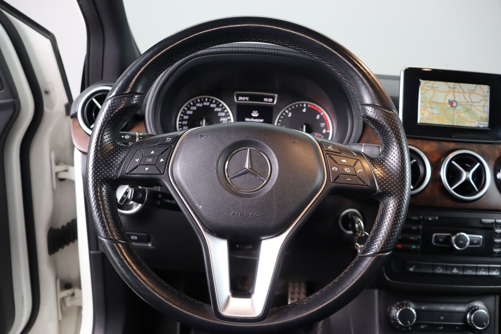 Fahrzeugabbildung Mercedes-Benz B 200 CDI BlueEFFICIENCY * DIS * ILS * Leder *