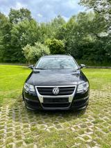 Volkswagen Einzigartiger VW Passat R-Line Edition Plus - Volkswagen Passat: Plus