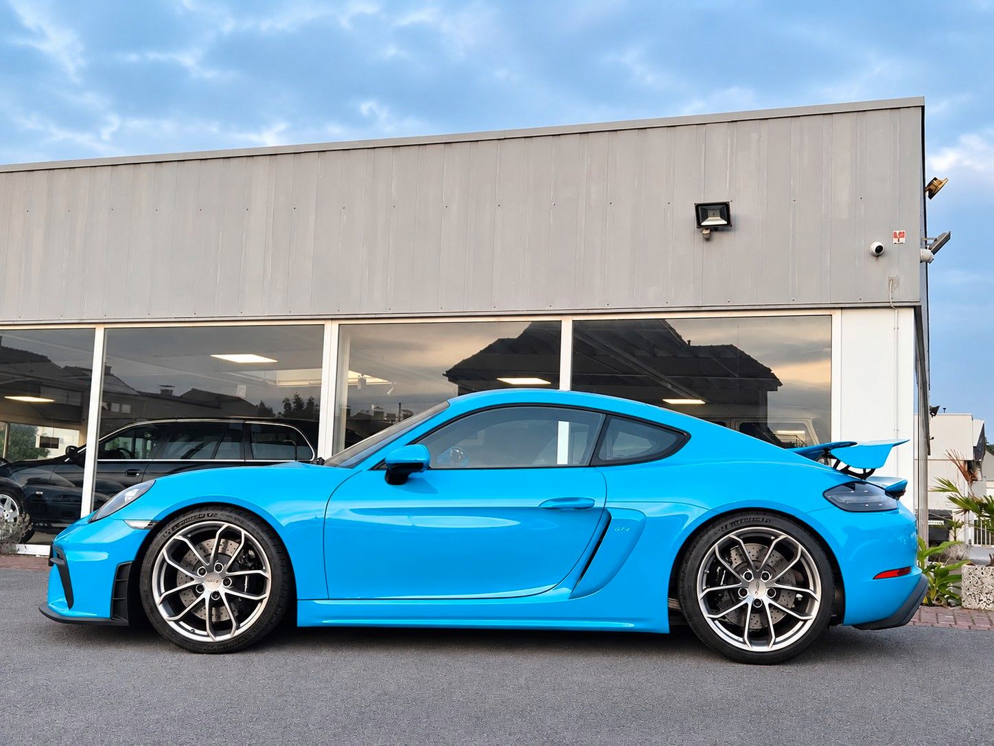 Fahrzeugabbildung Porsche Cayman GT4/BRD/2.Hd/Carbon/Akrapovic