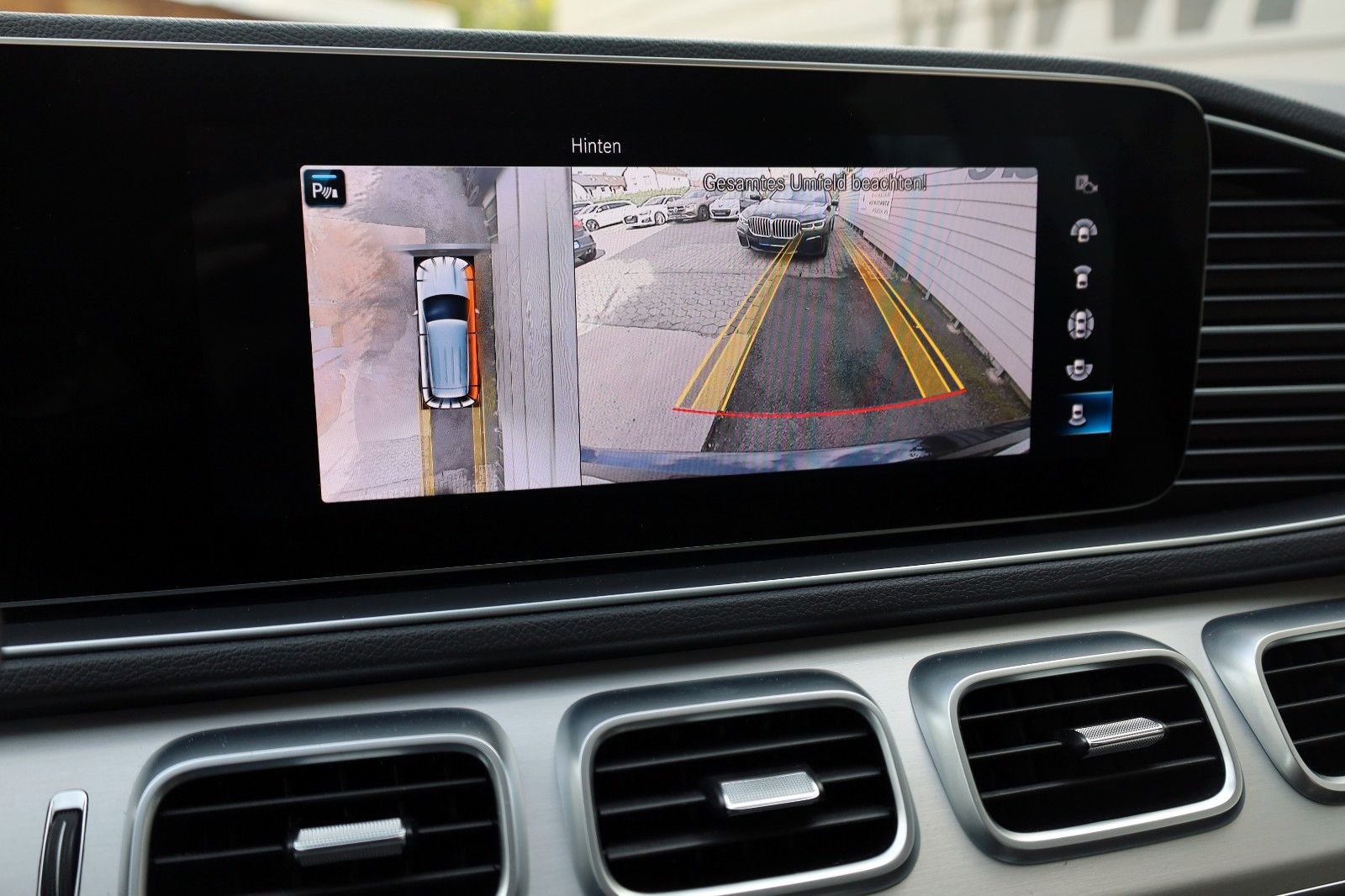 Fahrzeugabbildung Mercedes-Benz GLE 350d 4M AMG Line Leder,Navi,LED,360°,ParkPak