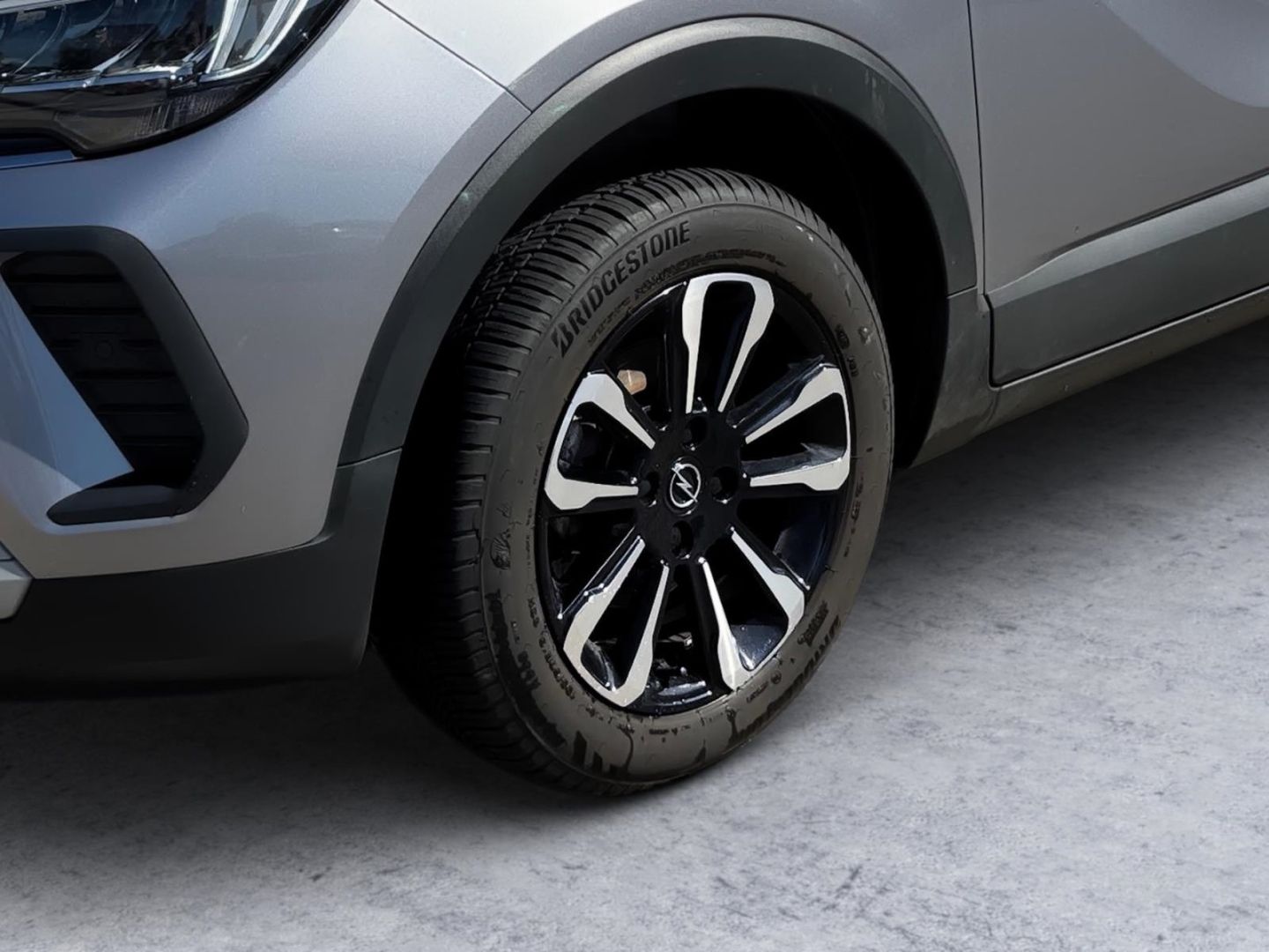 Fahrzeugabbildung Opel Crossland Elegance AHK-abnehmbar Navi LED Apple