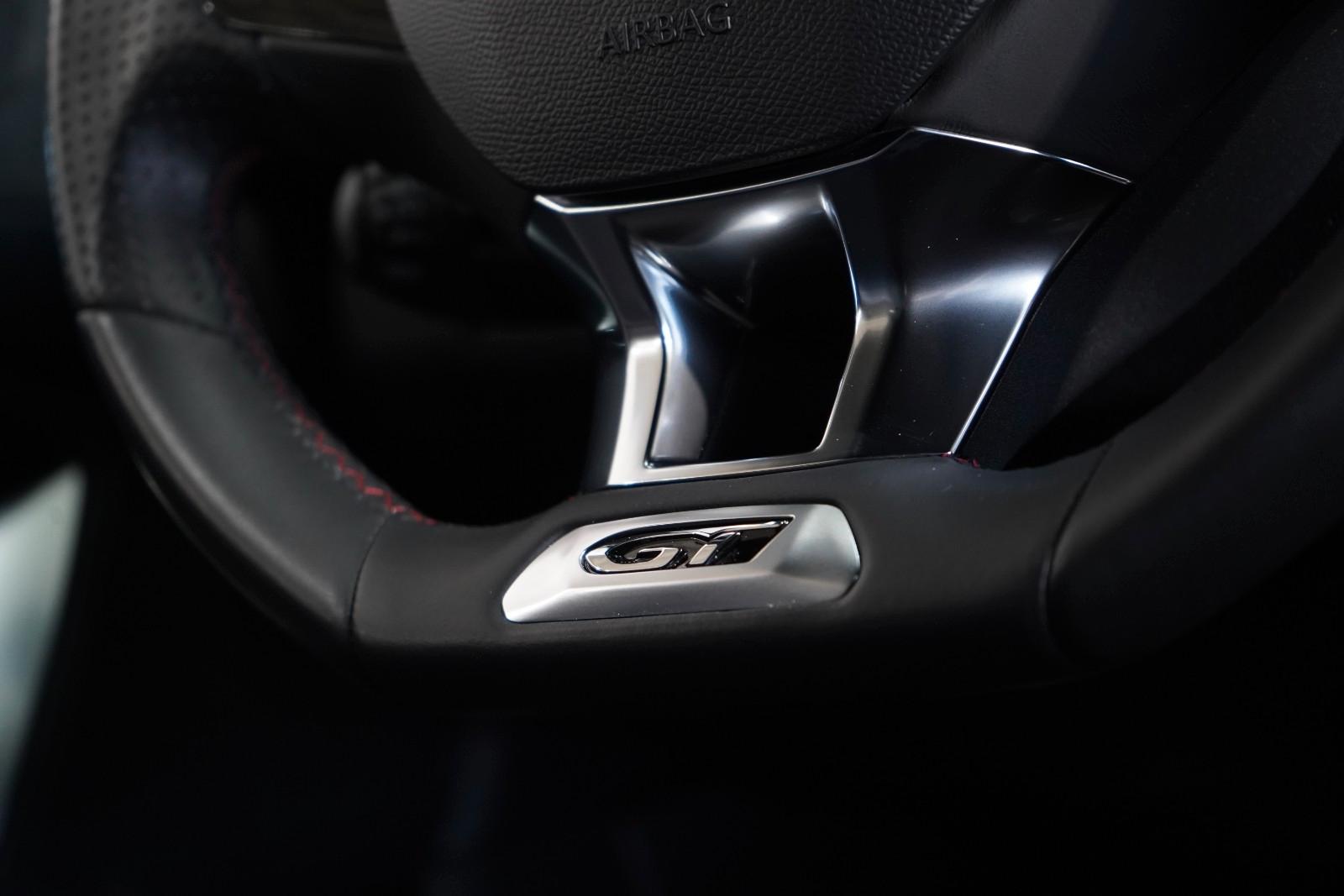 Peugeot 308 SW GT*1.Hand*Navi*Kamera*205 PS*Leder*