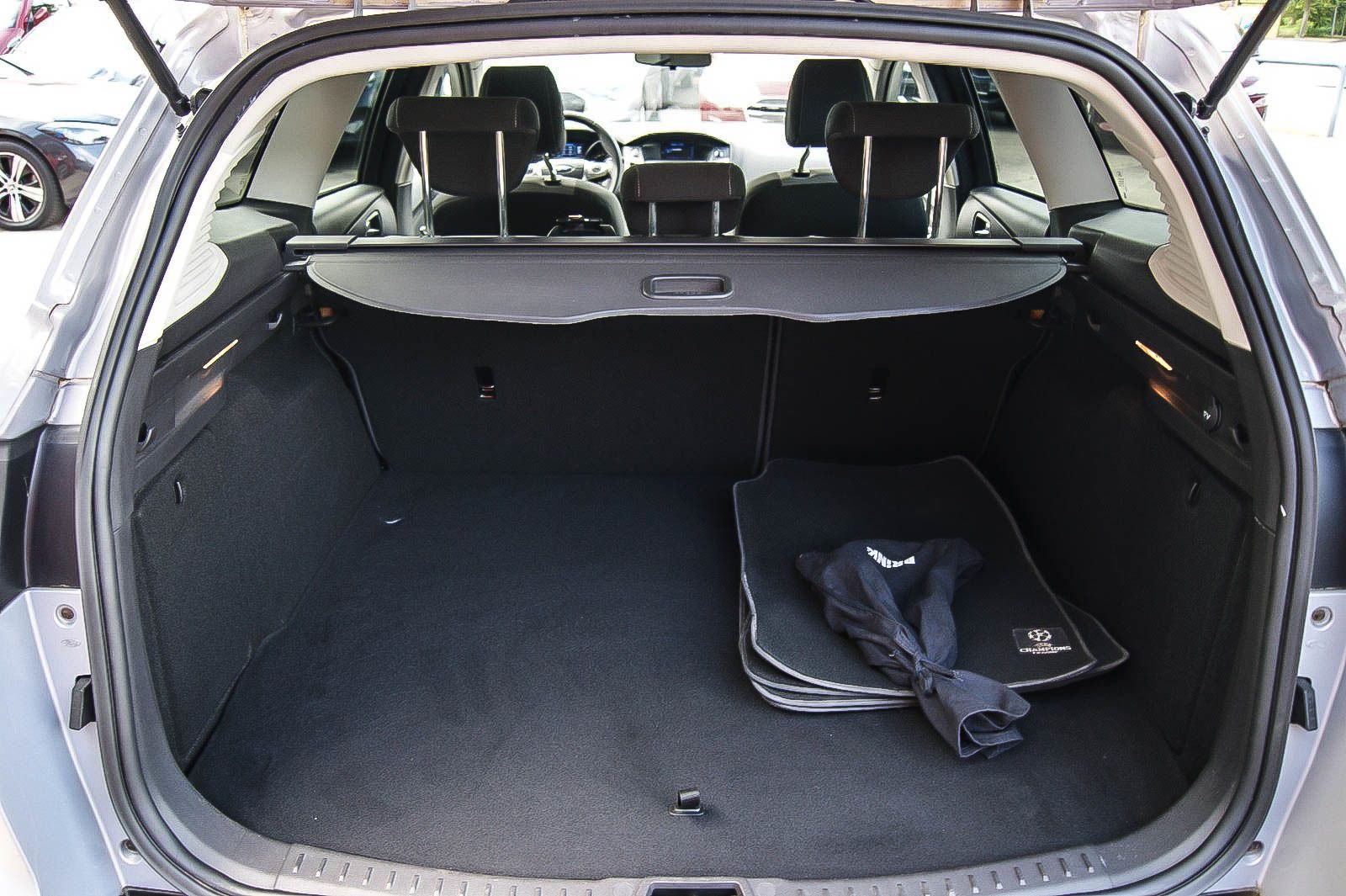 Fahrzeugabbildung Ford Focus Turnier Champions Edition AUTOMATIK