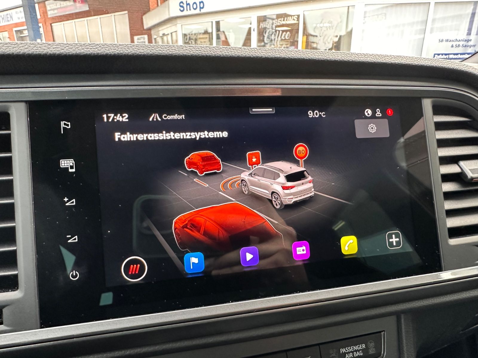 Fahrzeugabbildung CUPRA Ateca 1.5 TSI DSG ACC/Navi/SHZG/eHeck/LED/Travel