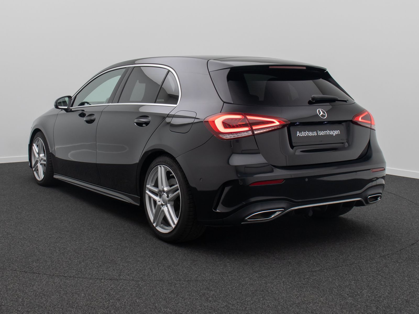 Fahrzeugabbildung Mercedes-Benz A250 AMG Line Kamera AHK Alarm Sportsitz 18Zoll