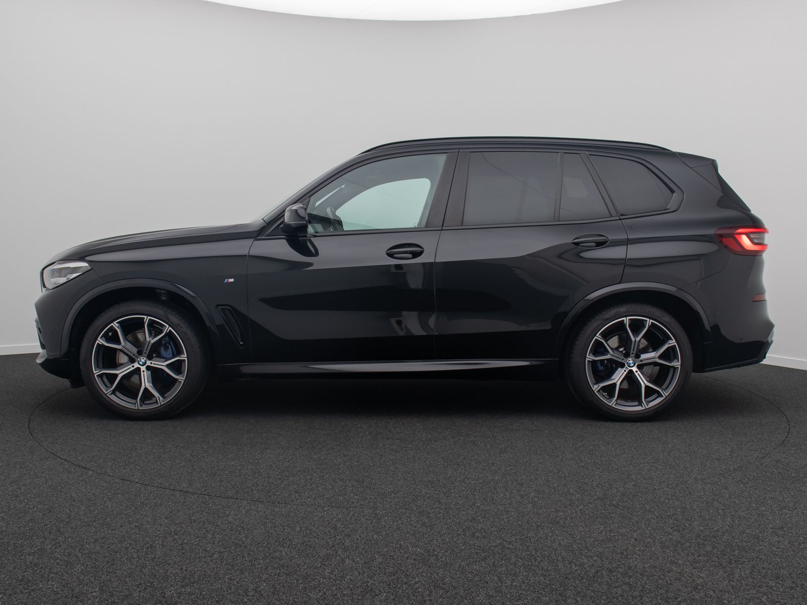 Fahrzeugabbildung BMW X5 xD30d M Sport Panorama HUD DispKey Individual
