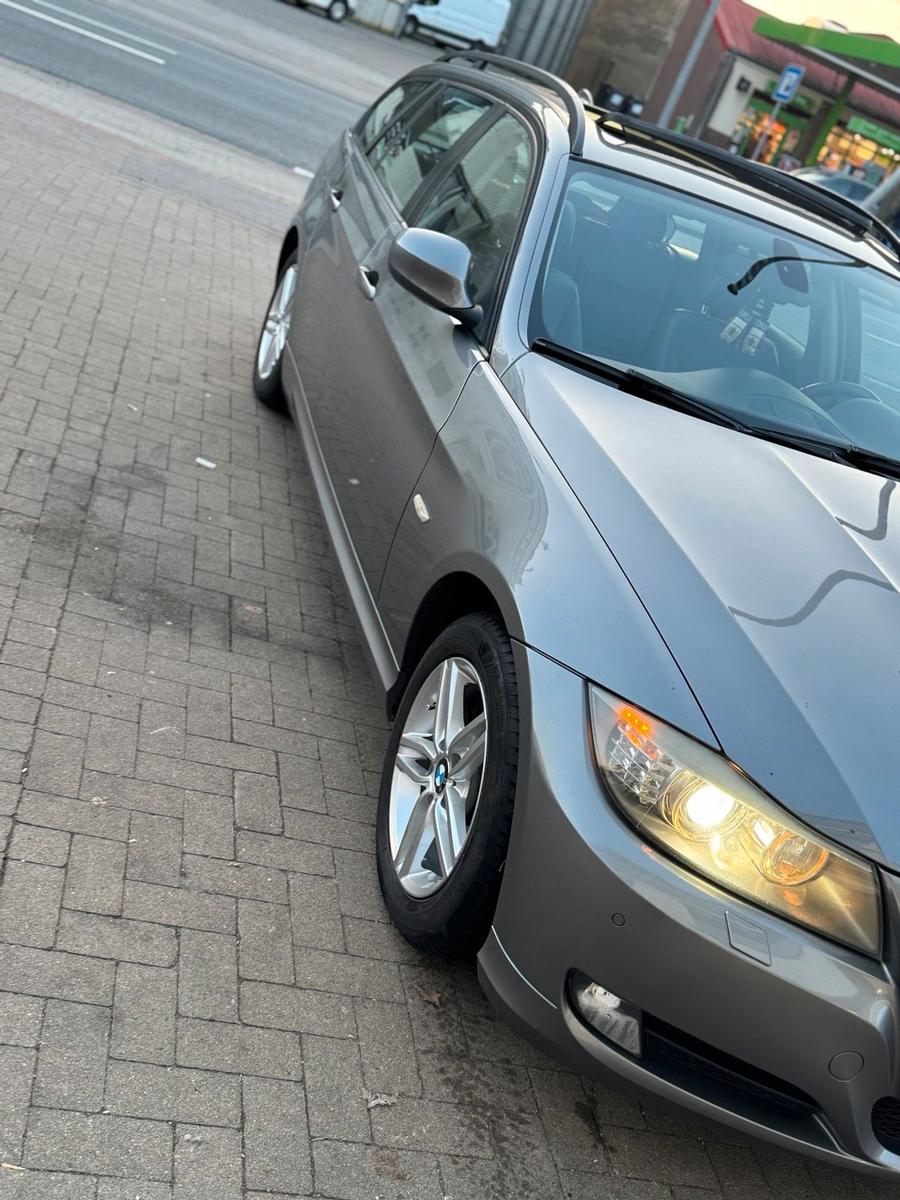 BMW 318, 2009