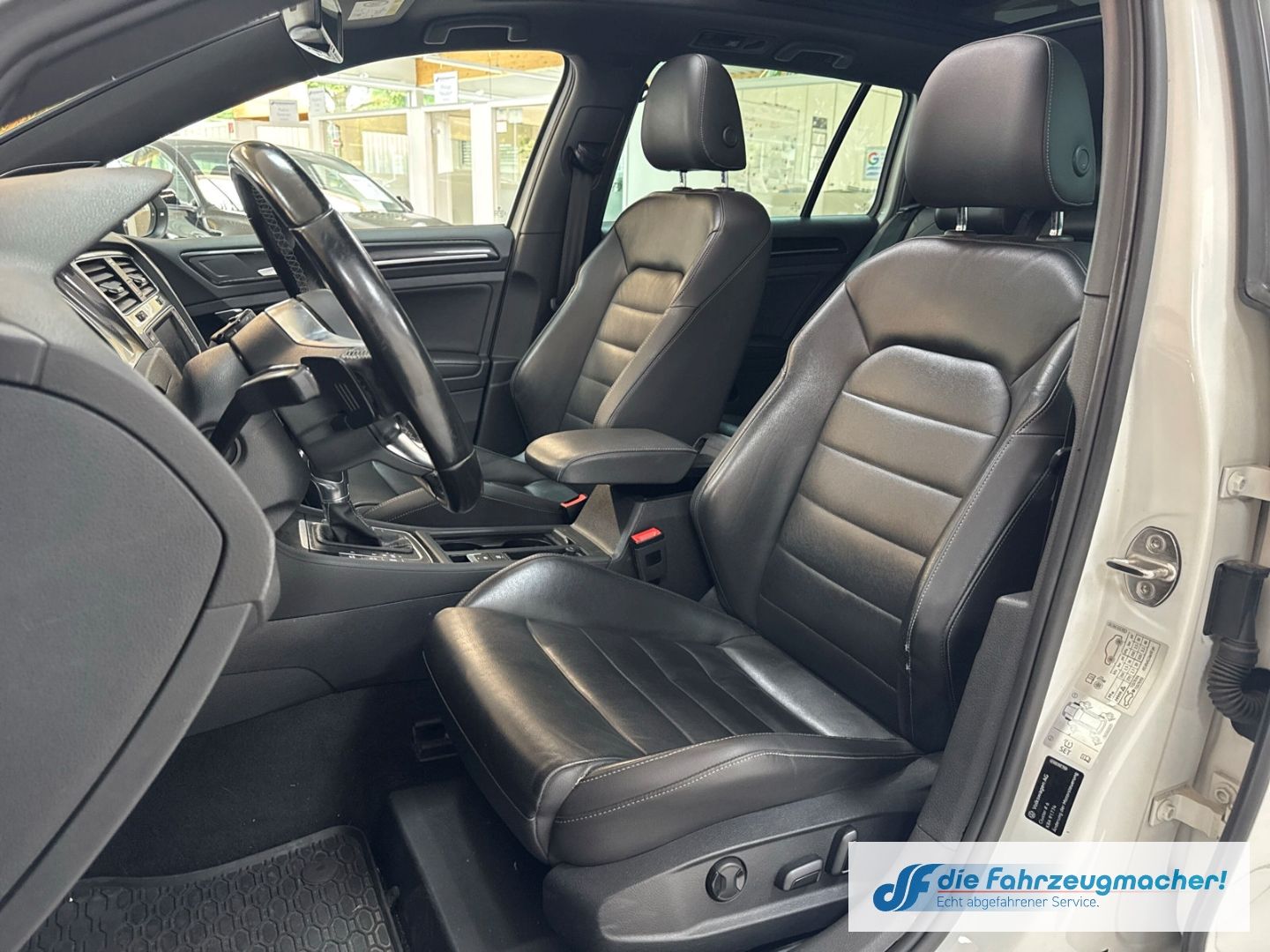 Fahrzeugabbildung Volkswagen Golf VII GTD DSG 2.0TDI Pano AHK Leder Soundsyst