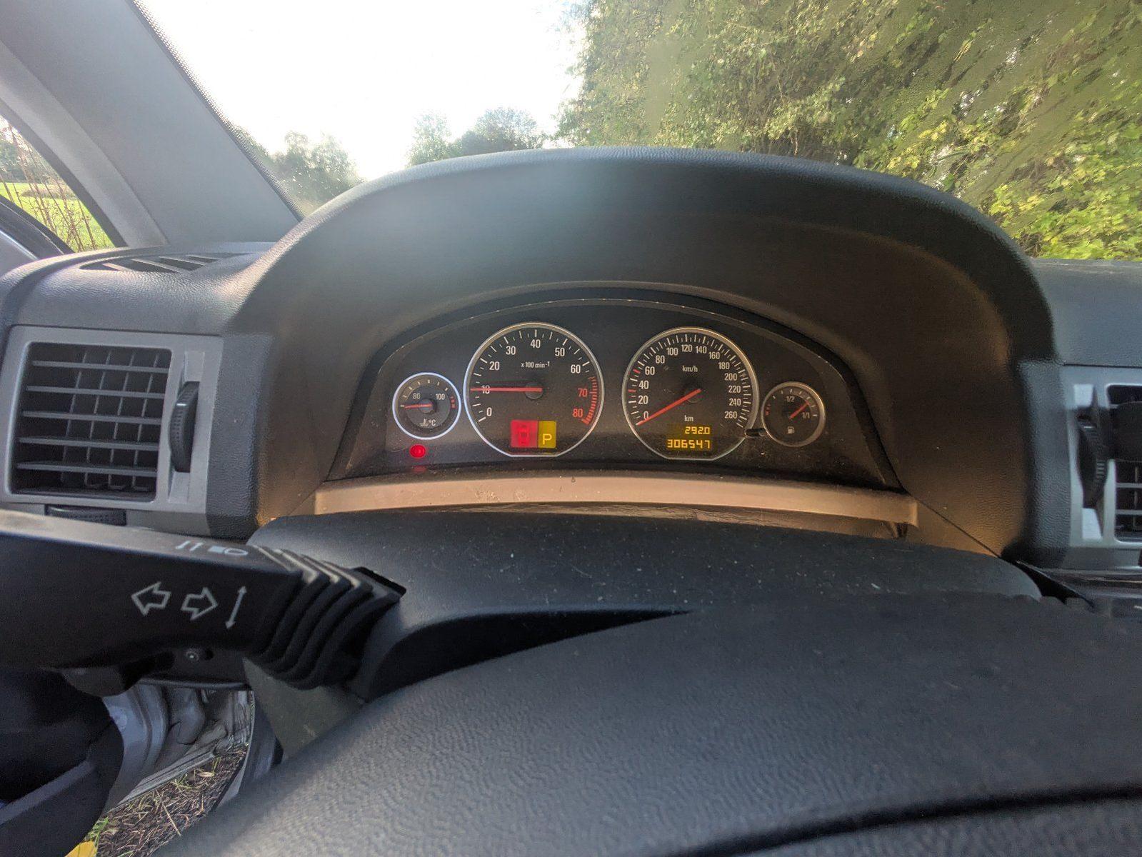 Opel Vectra 2004 — photo 11
