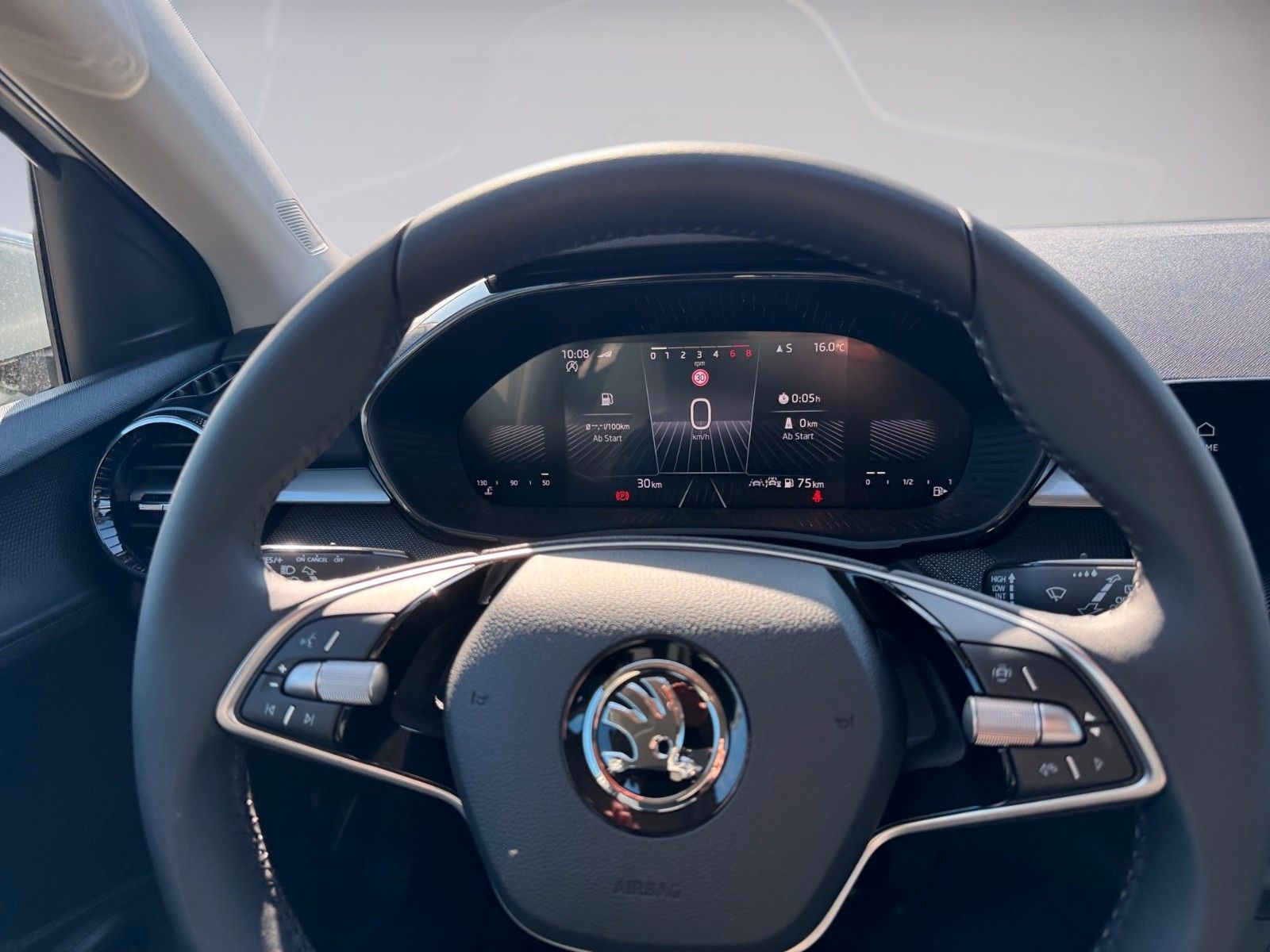 Fahrzeugabbildung SKODA Fabia Selection 1.0TSI