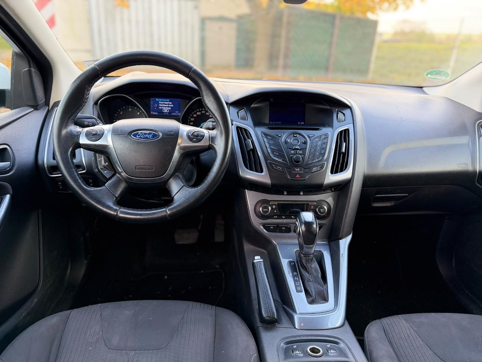 Ford Focus 2013 — фото 15