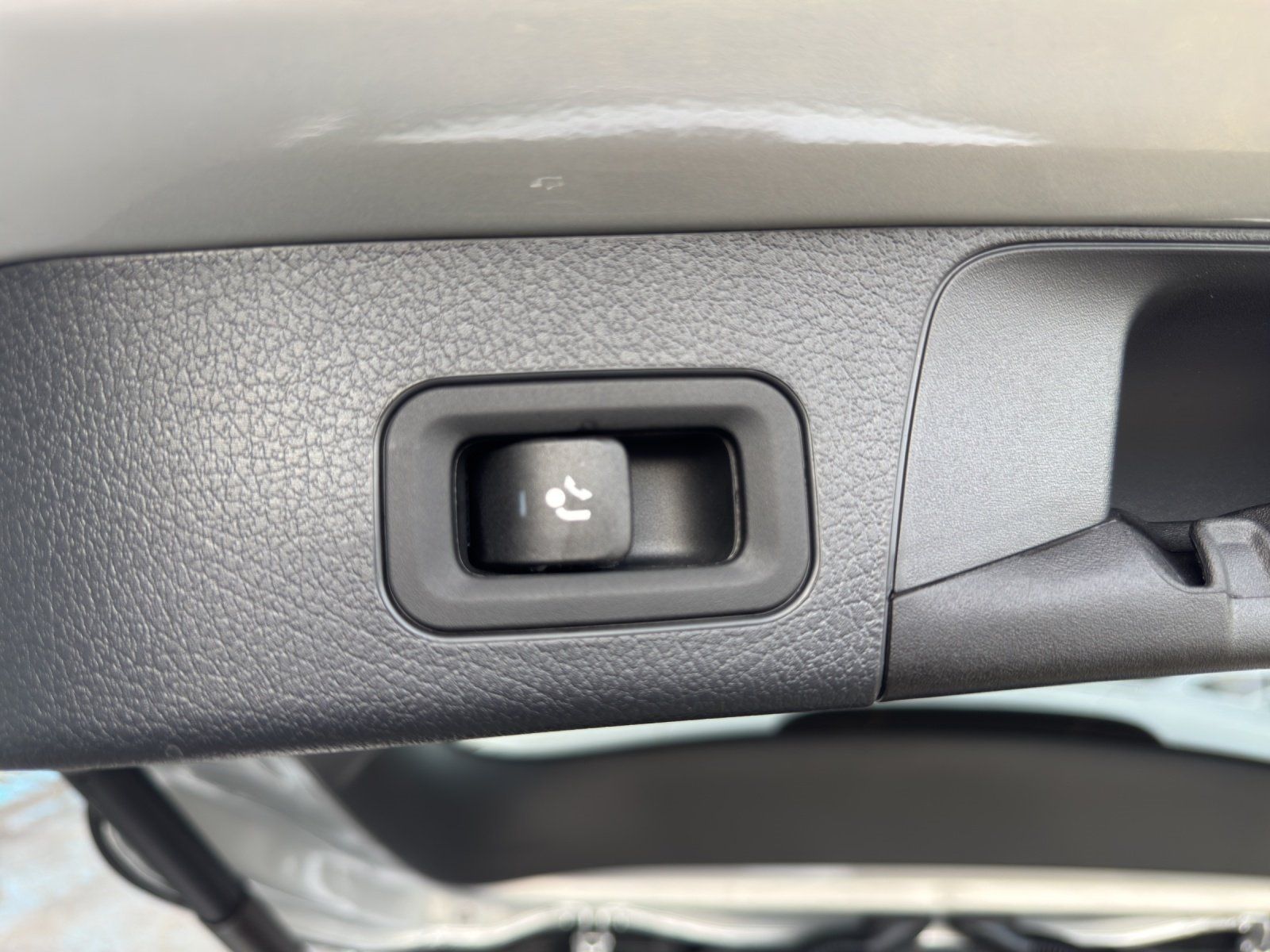 Fahrzeugabbildung Mercedes-Benz GLB 200d 4M AMG 7-Sitz DISTRO Pano HUD Memo MLED