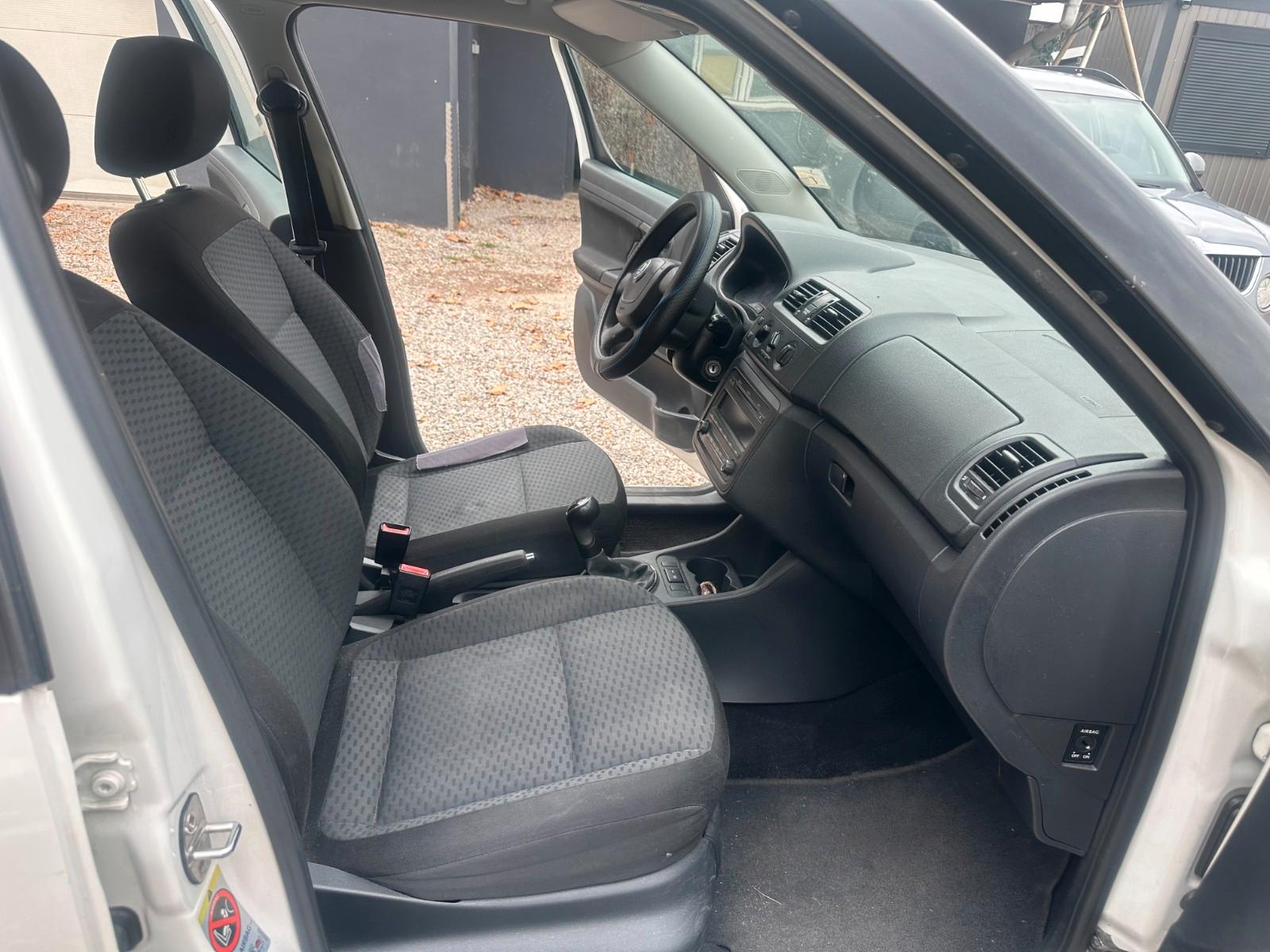 Skoda Roomster 2011 — photo 12