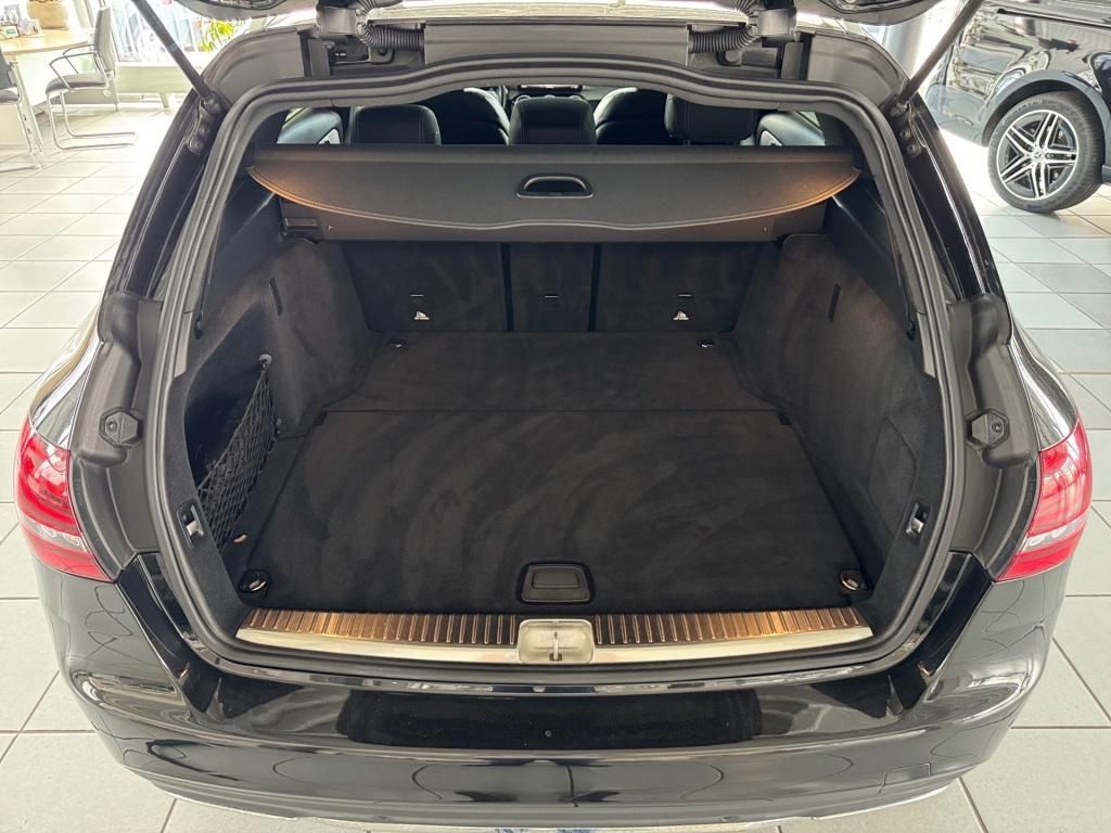 Fahrzeugabbildung Mercedes-Benz C 200 T 4M AMG Pano KAM Totwi. LED Ambie. SHZ