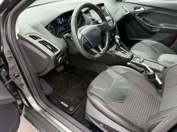 Ford Focus Turnier Titan.+Autom.+Xen+AHK++Navi+SHZ+Ka