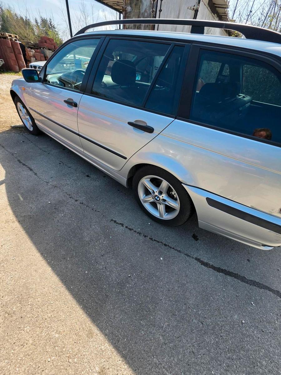 BMW 316 2005 — вигляд ззаду