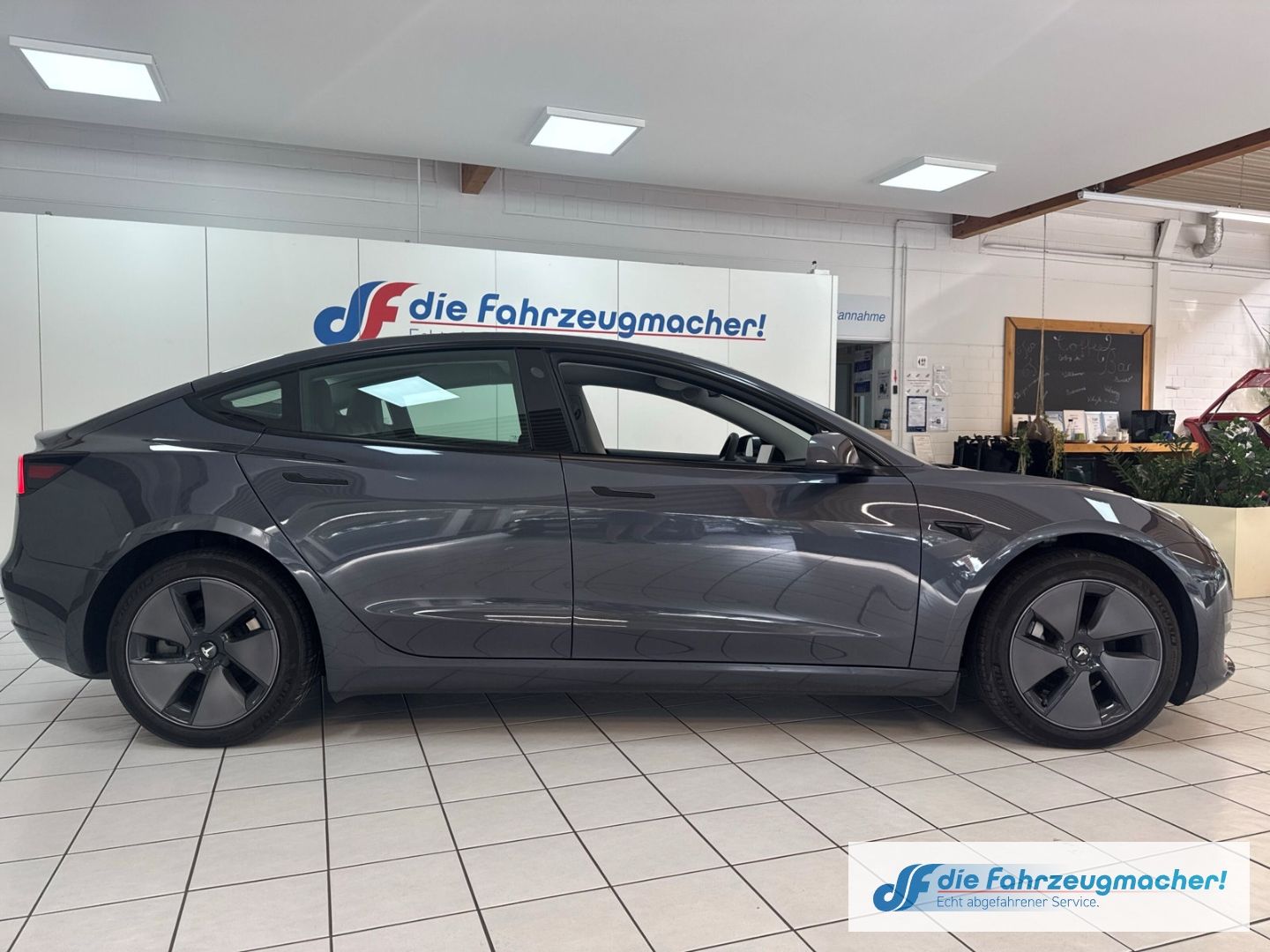 Fahrzeugabbildung Tesla Model 3 Long Range RWD Soundsystem ACC El. Heckk