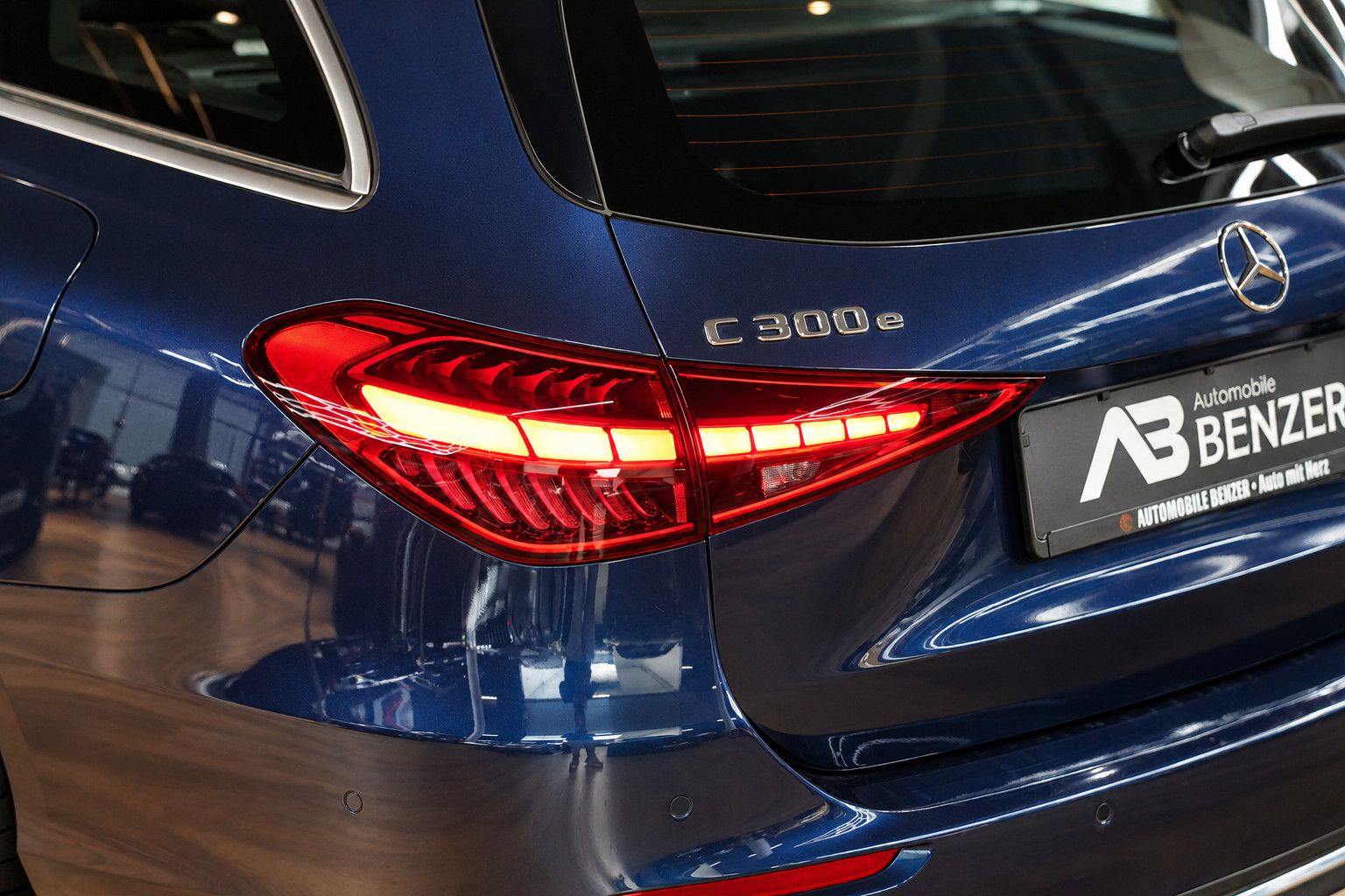 Fahrzeugabbildung Mercedes-Benz C 300 e T *Ambiente*SHZ*Rückfahrkamera*T-Winkel*