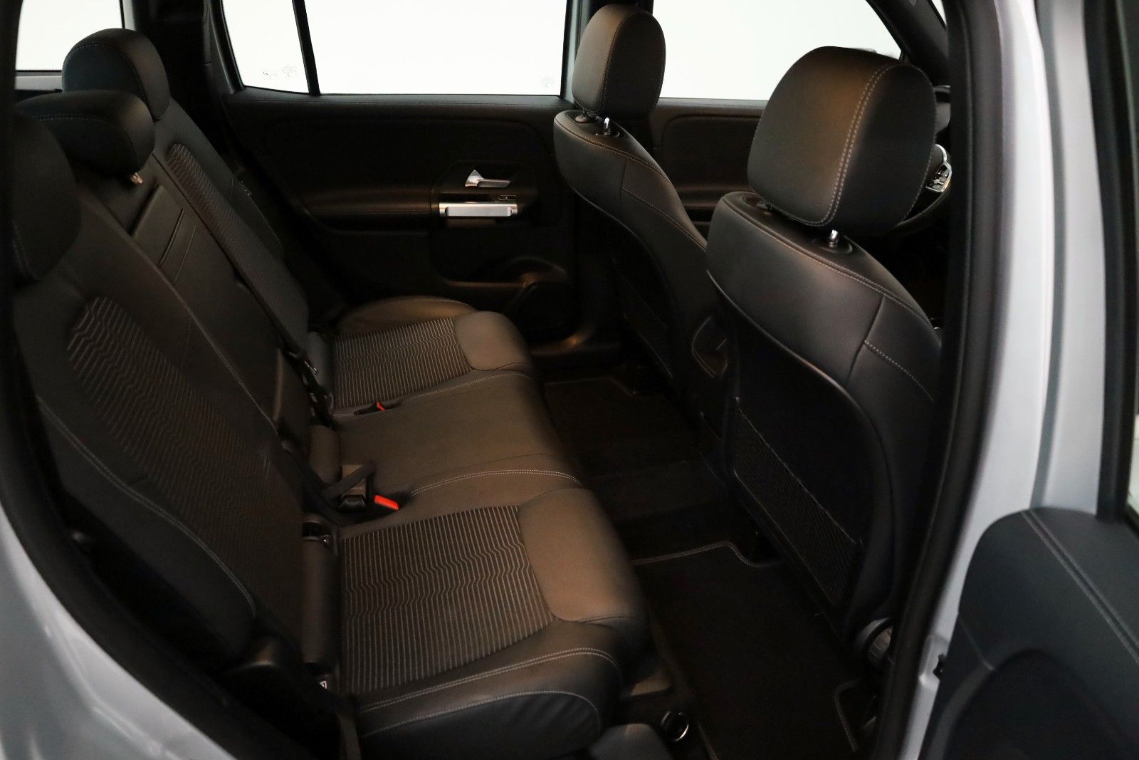 Fahrzeugabbildung Mercedes-Benz GLB 200d Progressive T.Leder,Navi,Kamera,ParkPak