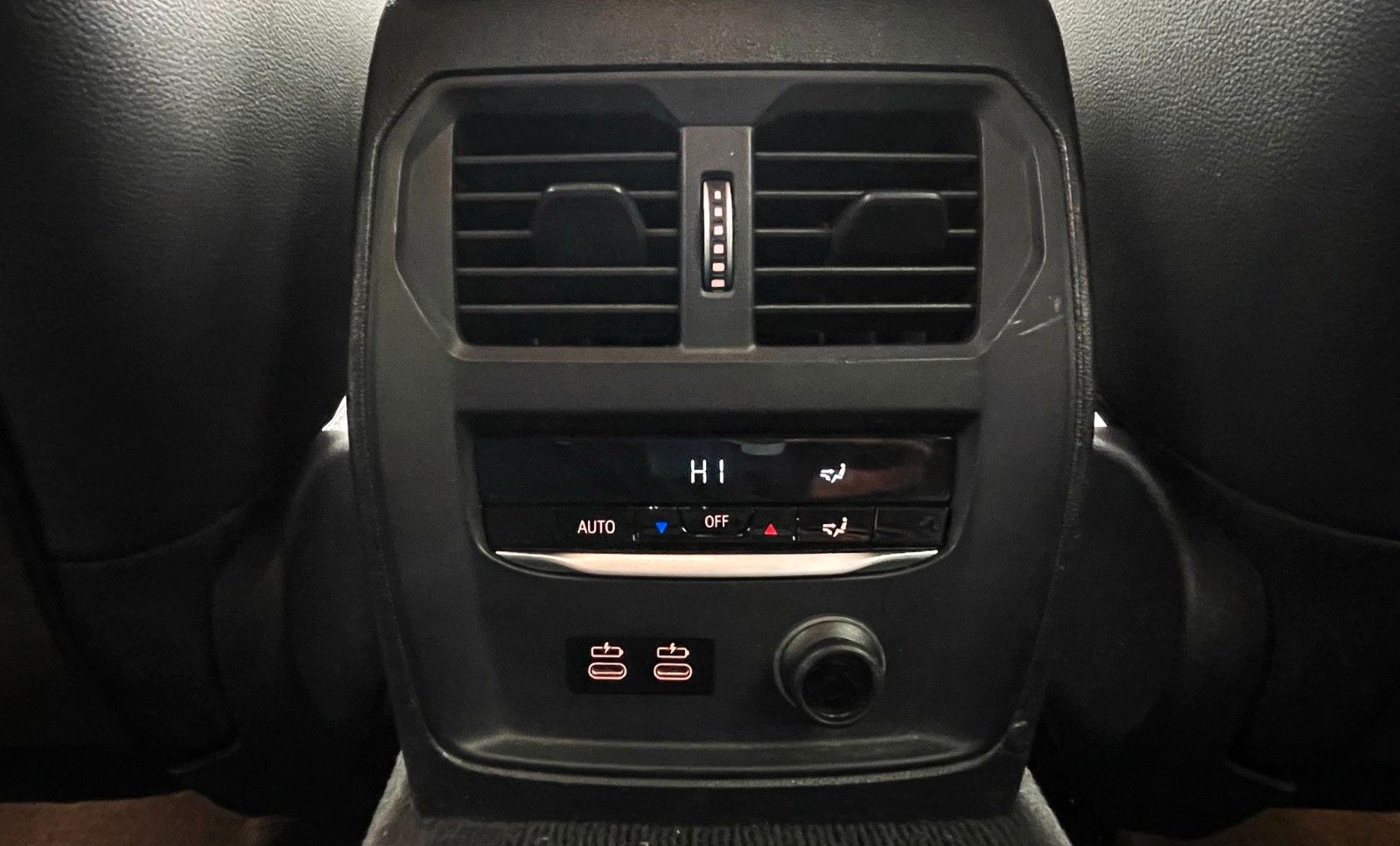 Fahrzeugabbildung BMW 320d M SPORT SAG tLEDER NAVI HiFi LIVE COCPIT+