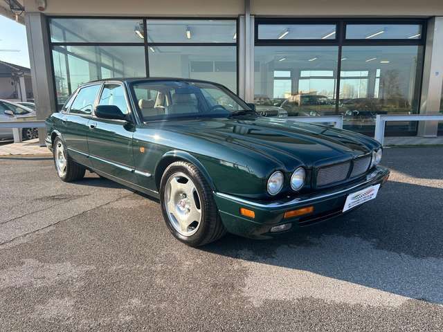 Jaguar XJR 4.0 Supercharged - italiana - da conc