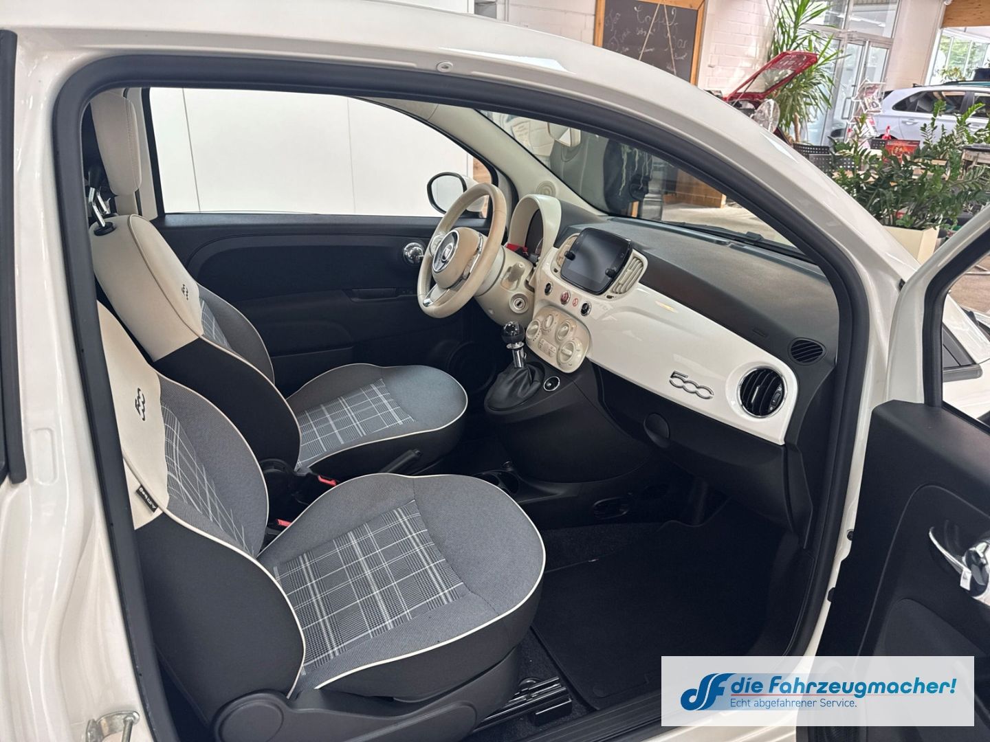 Fahrzeugabbildung Fiat 500 Lounge 1.0 Mild Hybrid EU6d Apple CarPlay An