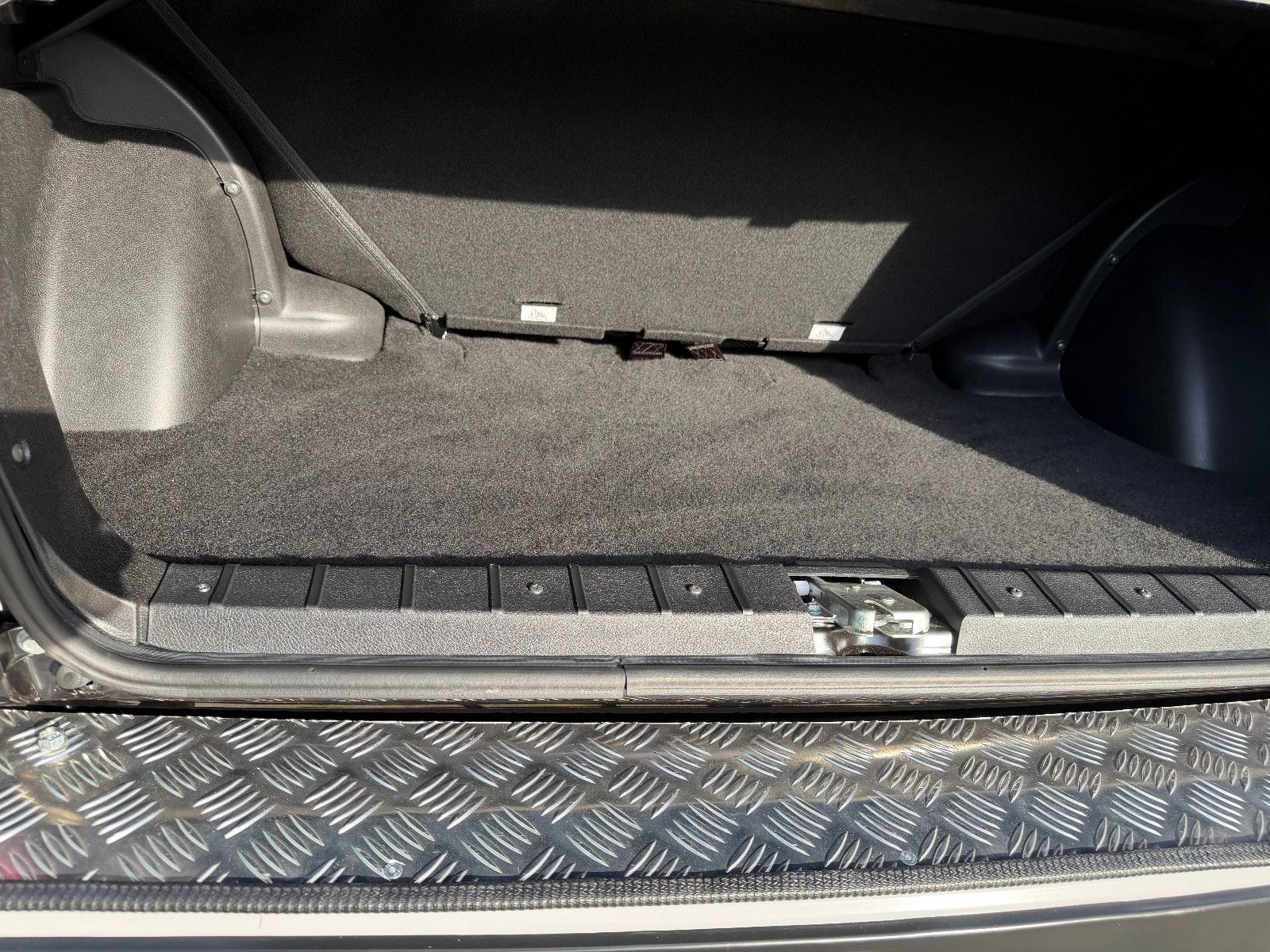 Fahrzeugabbildung Lada Niva LEGEND "PREMIUM PLUS"! !NEUE VIP-AUSSTATT.!