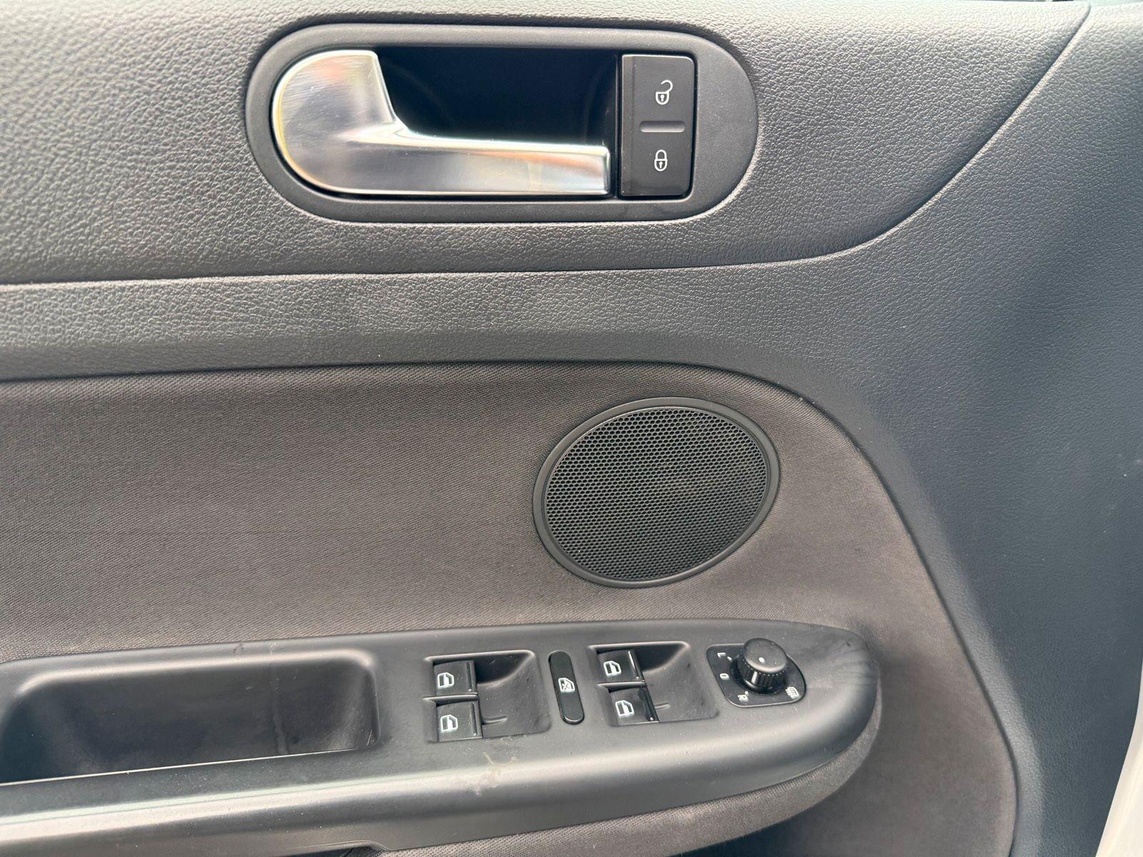 Volkswagen Golf 2012 — photo 11