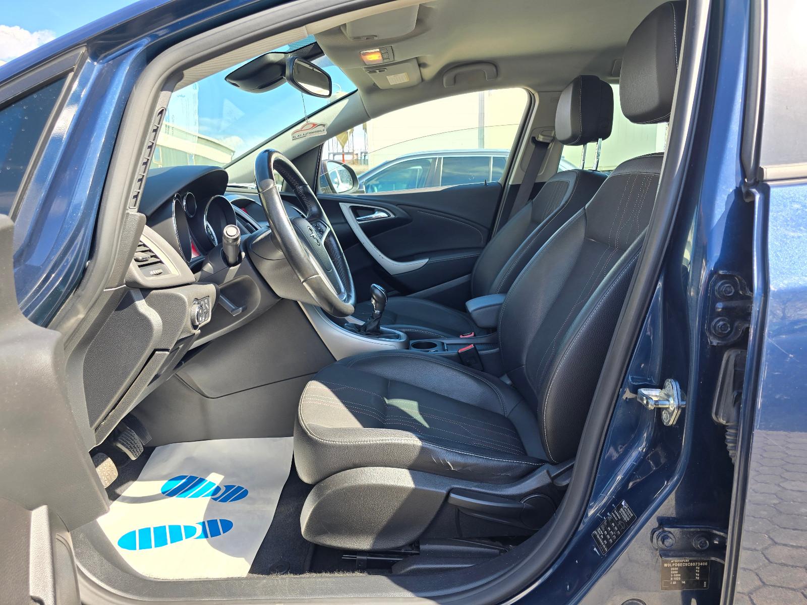 Opel Astra 2012 — photo 13